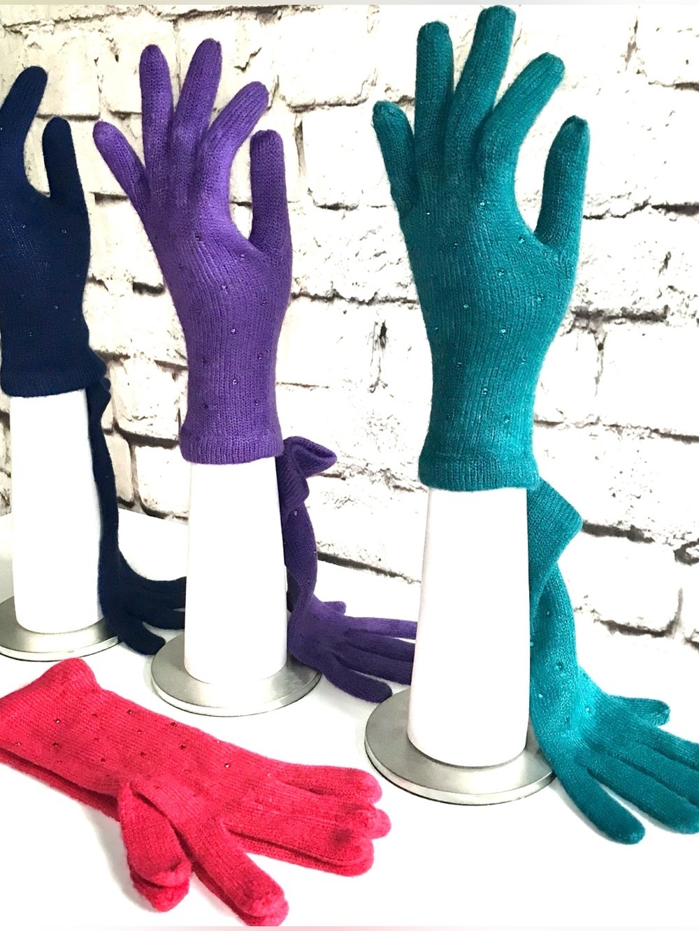 NWT Embellished PURPLE Knit Gloves One size 1 Pair NEW WITH TAGS - Picture 6 of 7
